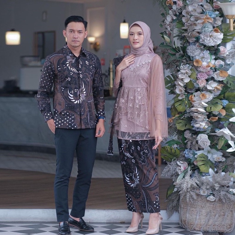 batik modern / batik elegant / batik sarimbit murah / batik keluarga / batik couple Jogja / batik mu