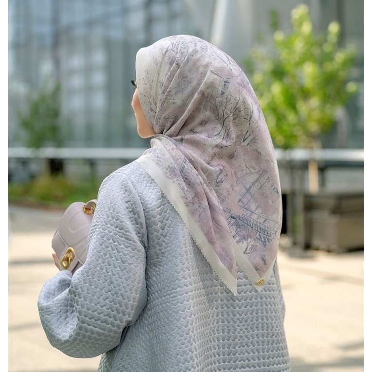 NEW Voal XL Little Italy New York series 3 Courage Buttonscarves x Allysa Hawadi