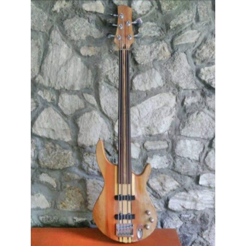 Bass Bekas