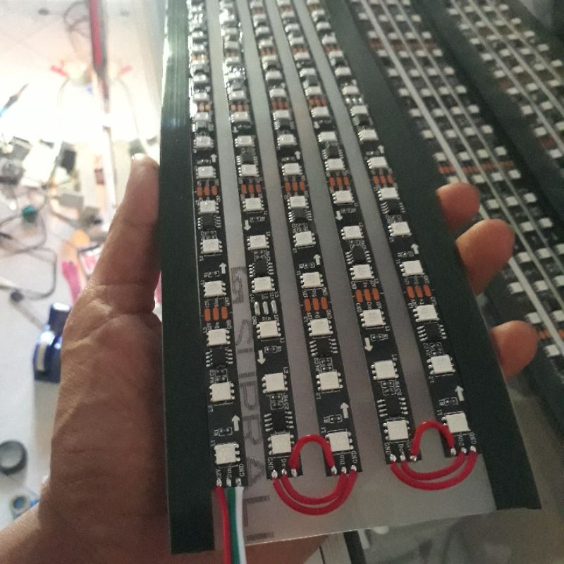 STROBO WAVE TEXT 5BARIS