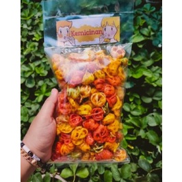 

1/4 Kg Kerupuk Konde/Gelung Pedas Daun Jeruk