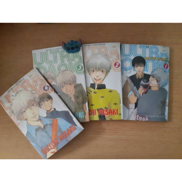 Komik ultra panic 1-4