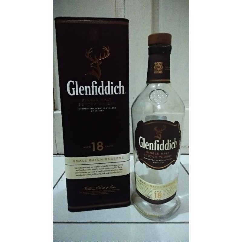 Jual Botol Bekas Glenfiddich 18 Y.O - Speyside Single Malt Scotch Whisky.