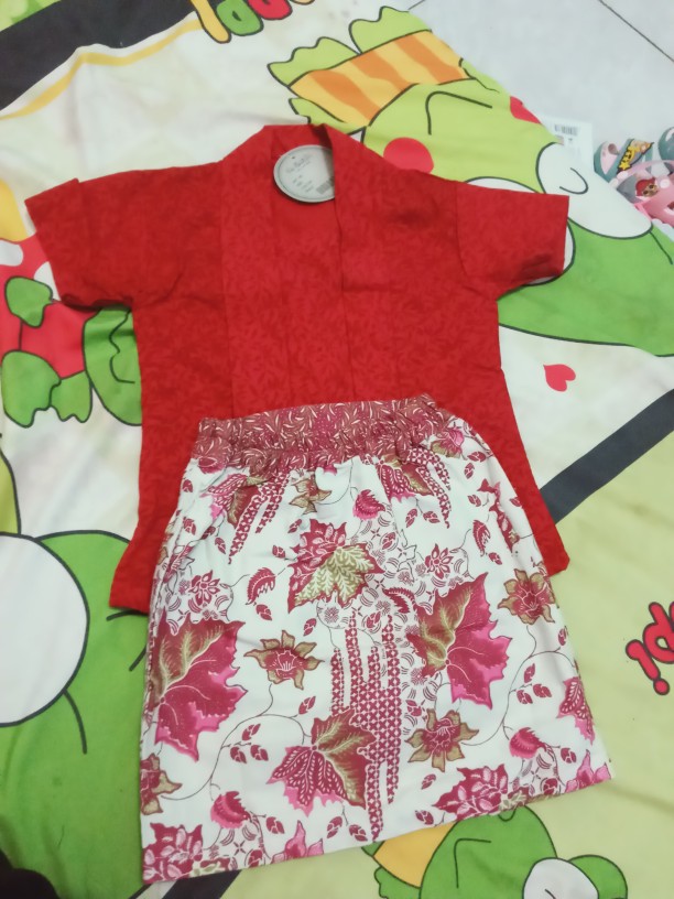 Kebaya Batik Anak Perempuan