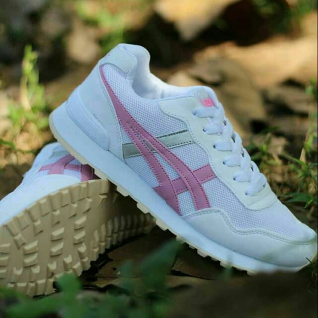 ASICS sepatu wanita
