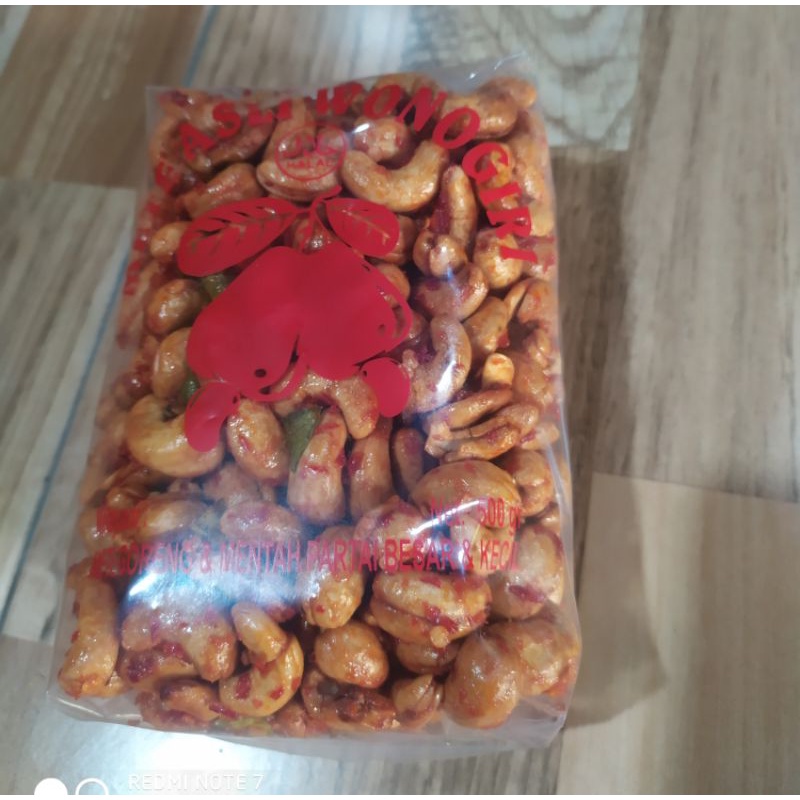 

Kacang mede pedas manis