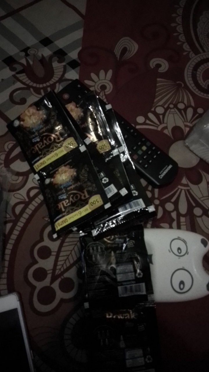 Royale Farpum Series Renteng (isi 12 Sachet)