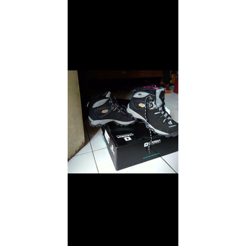 sepatu consina jomsom