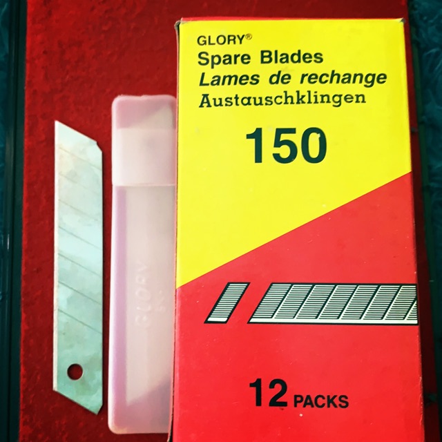

Isi cutter / refil cutter / isi 5 / merk glory / isi cutter glory L-150