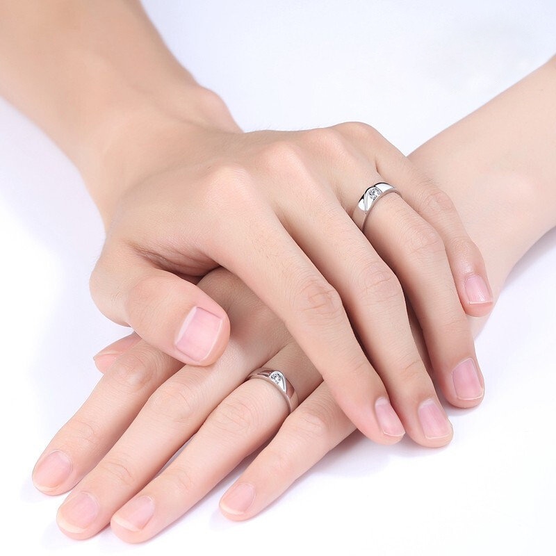 2pcs Cincin Berlian Imitasi Model Terbuka Dapat Disesuaikan Untuk Pria Dan Wanita