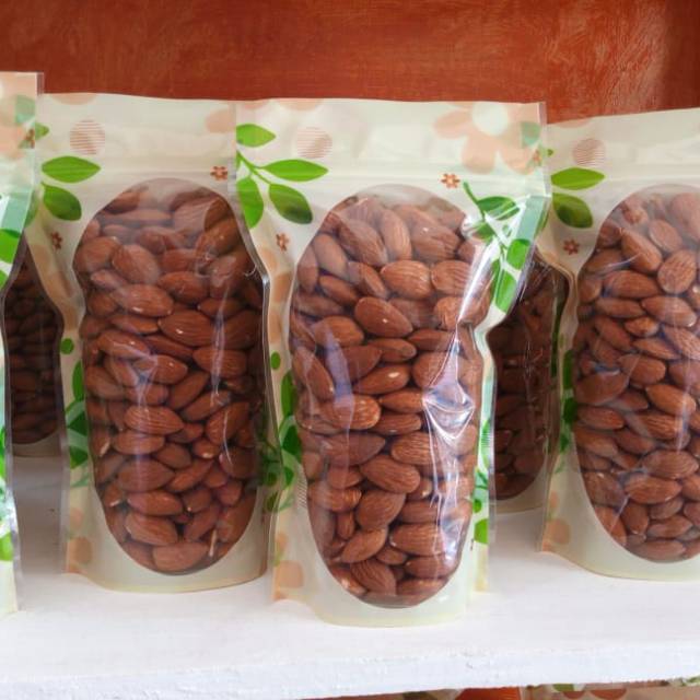 

Kacang Almond Panggang Kupas 250 gram