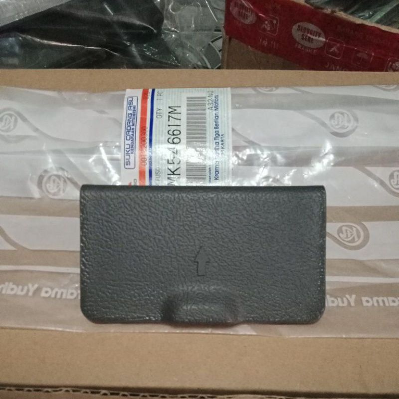 Tutup minyak rem L300 yang di dasbor original MITSUBISHI