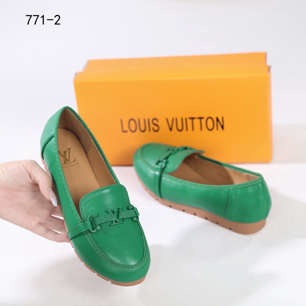 Leather Logo Buckle Flat Shoes 771-2