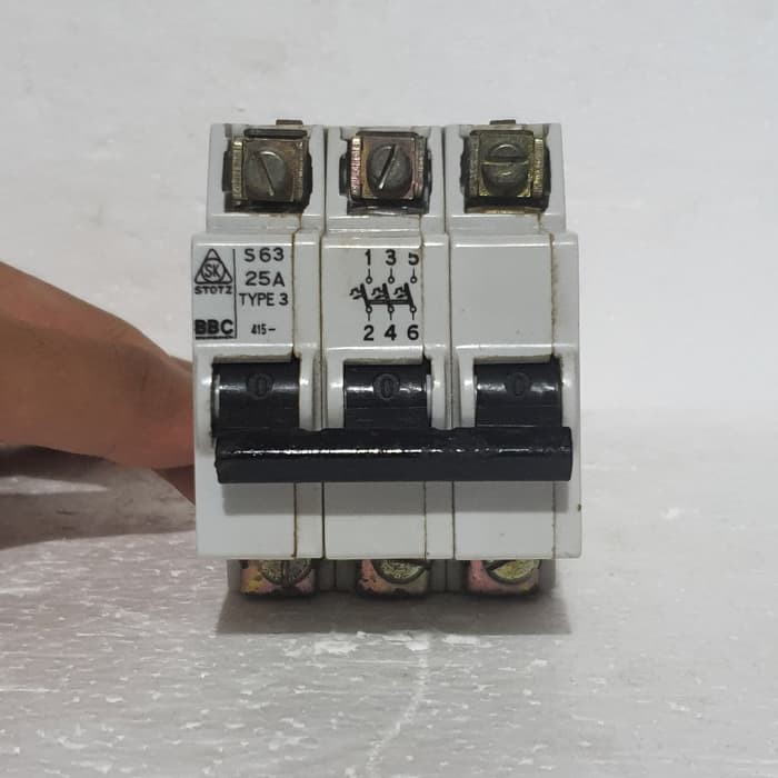 MCB 3P 6A 10A 16A 20A 3Phase 6A 10A 16A 20A 3Pole 6A 10A 16A 20A BBC