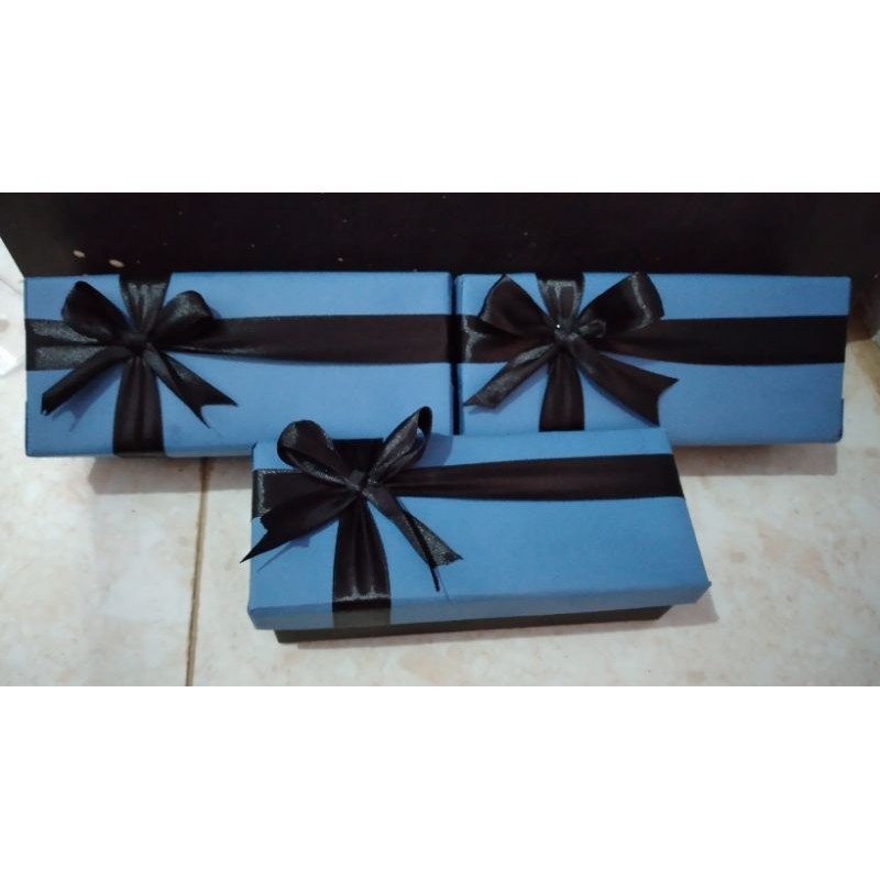 

gift box/kotak kado