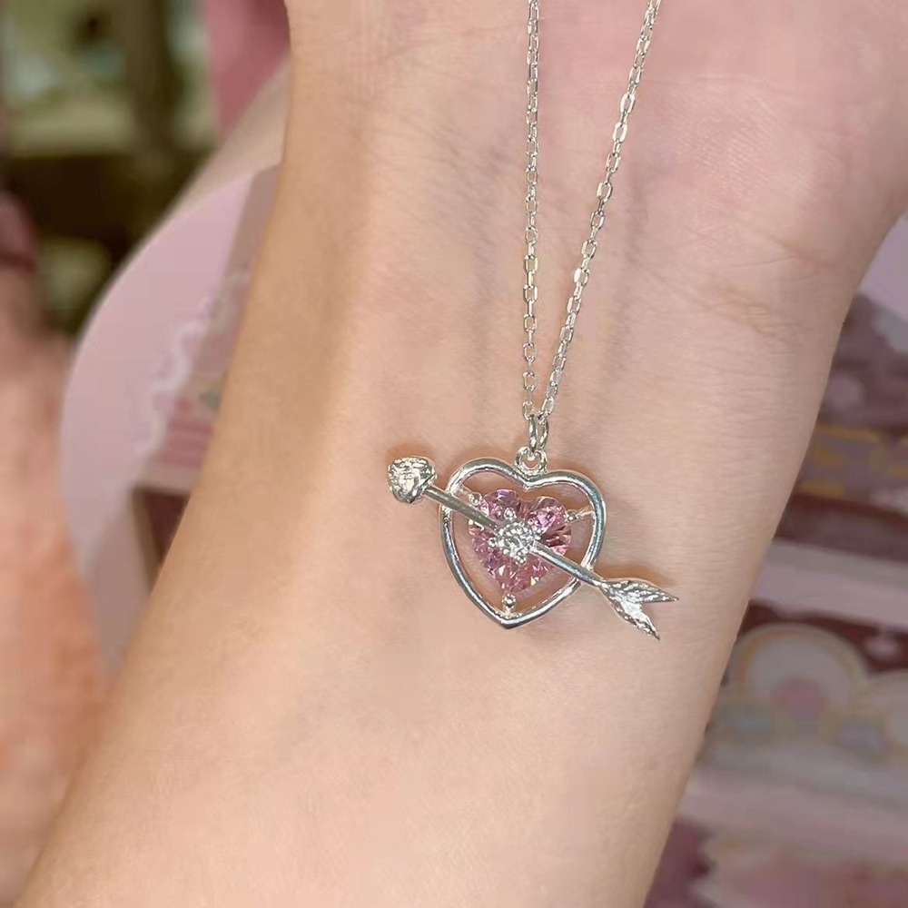 Kalung Desain Panah Cupid Hati Aksen Berlian Warna Pink Untuk Hadiah Pacar Perempuan