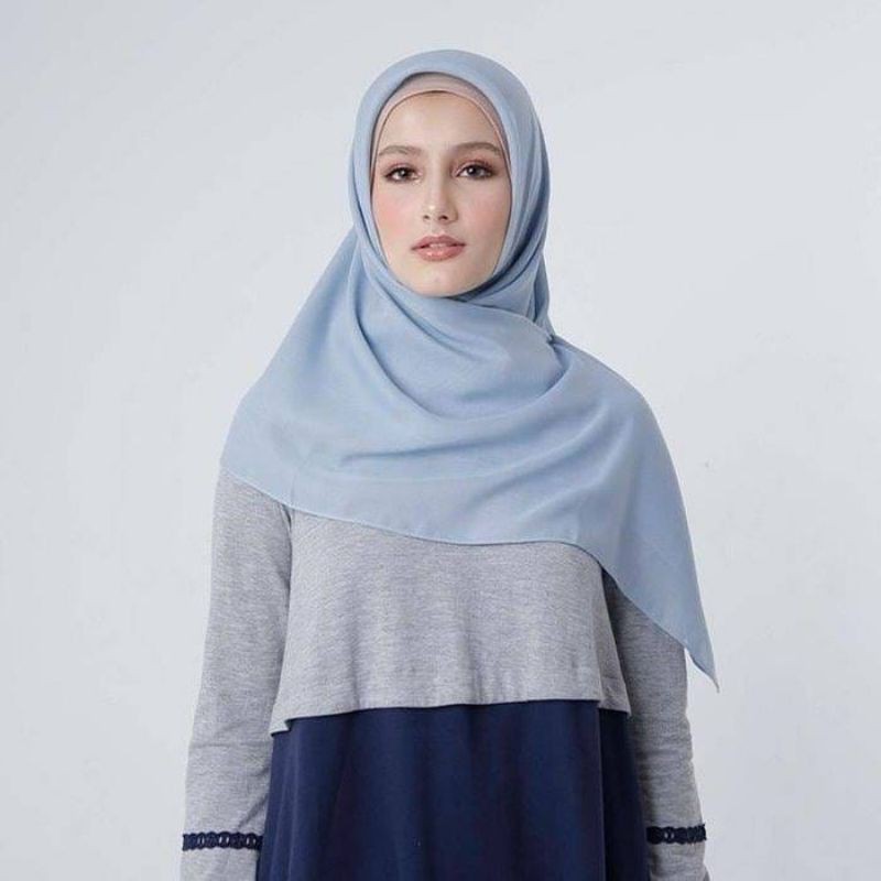 jilbab hijab kerudung segi empat polos maruna plain by zoya