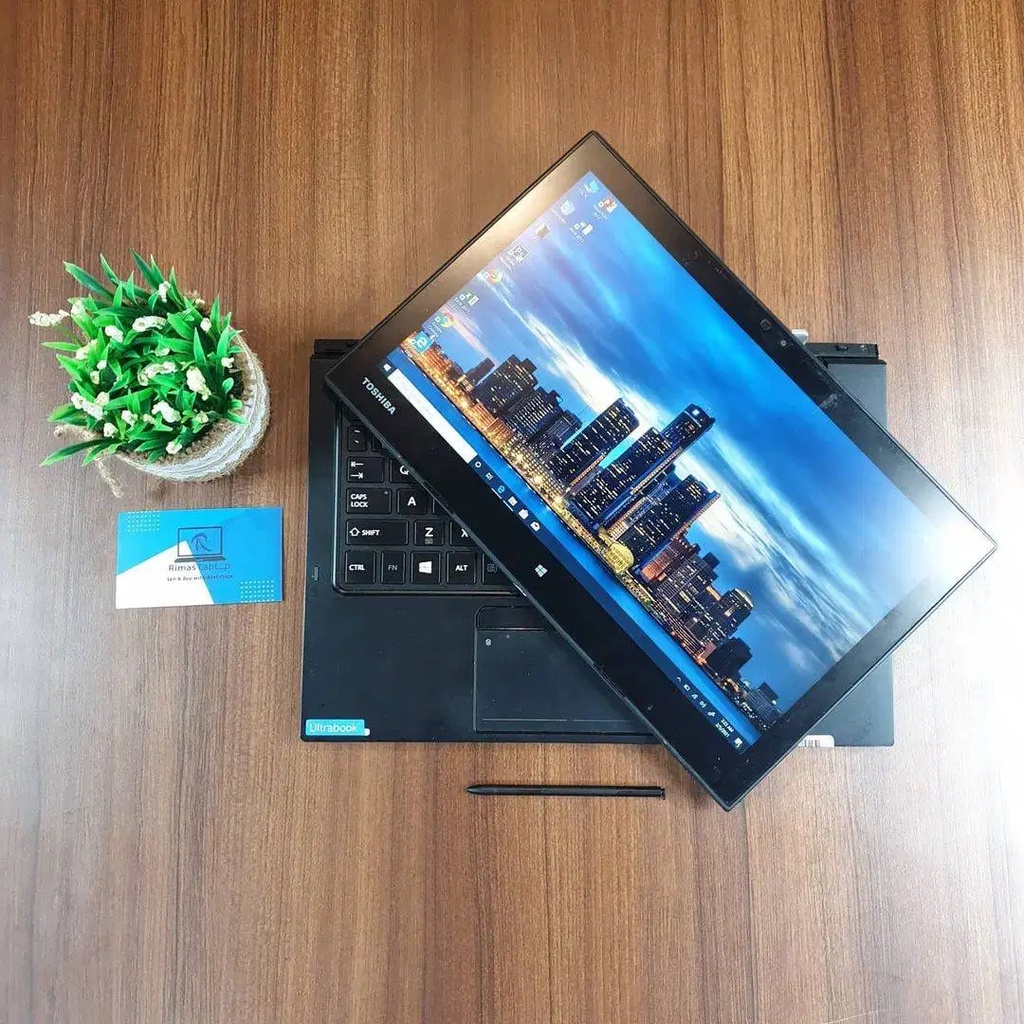 LAPTOP 2 IN ONE TOSHIBA PORTAGE CORE M7 RAM 8GB SSD 256GB BEKAS SECOND