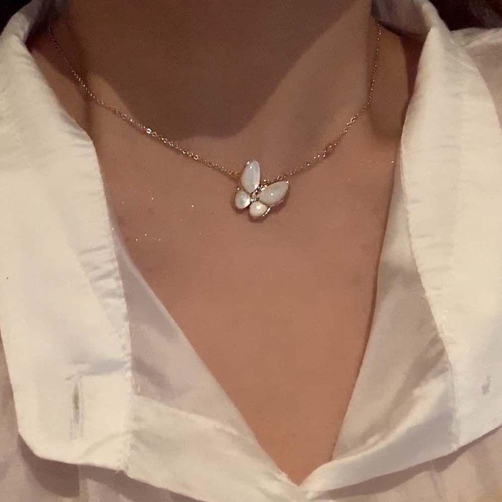 Mxbeauty Kalung Kupu-Kupu Mewah Retro Shell Putih Fritillary Kalung chocker Perhiasan Hadiah Gaya Korea Necklace