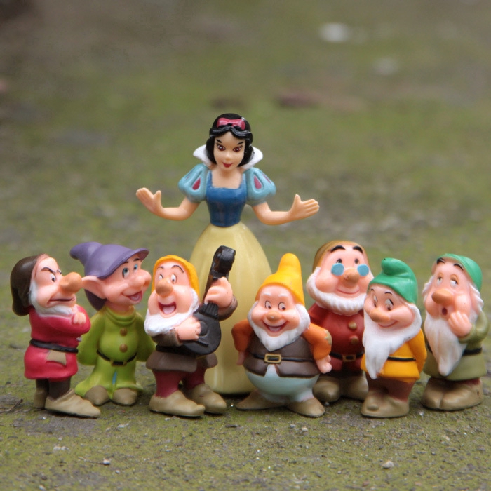 snow white and the seven dwarfs dolls