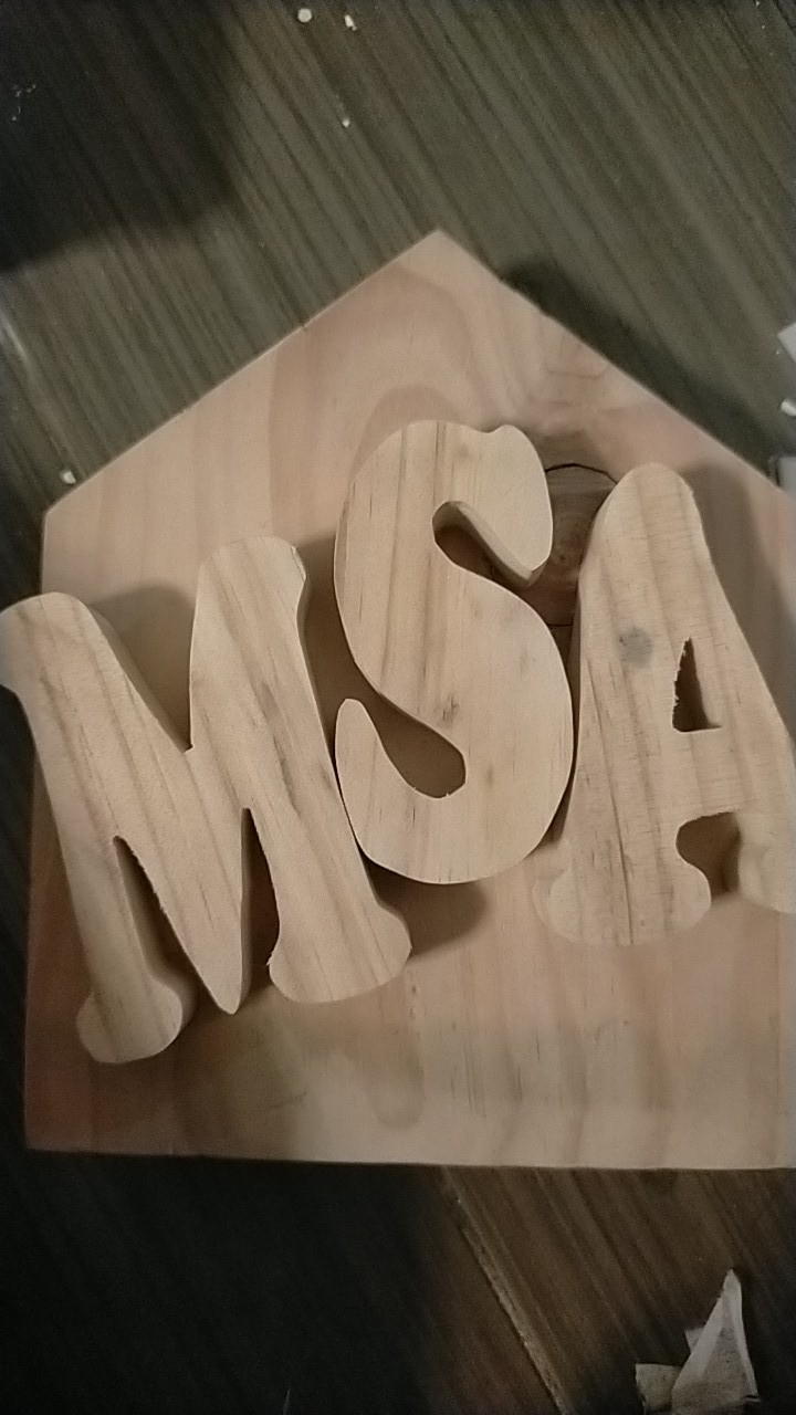 Huruf  Kayu Tinggi 6,5cm Tebal 1,5cm
