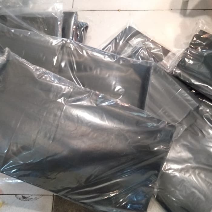 plastik sampah ukuran 100cm x lebar 60cm warna hitam