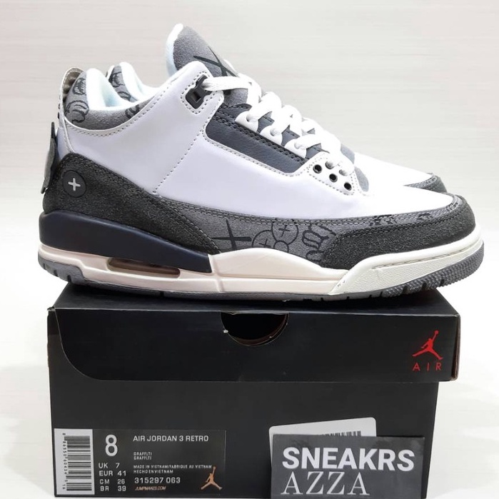 Nike air jordan 3 retro X Kaws white