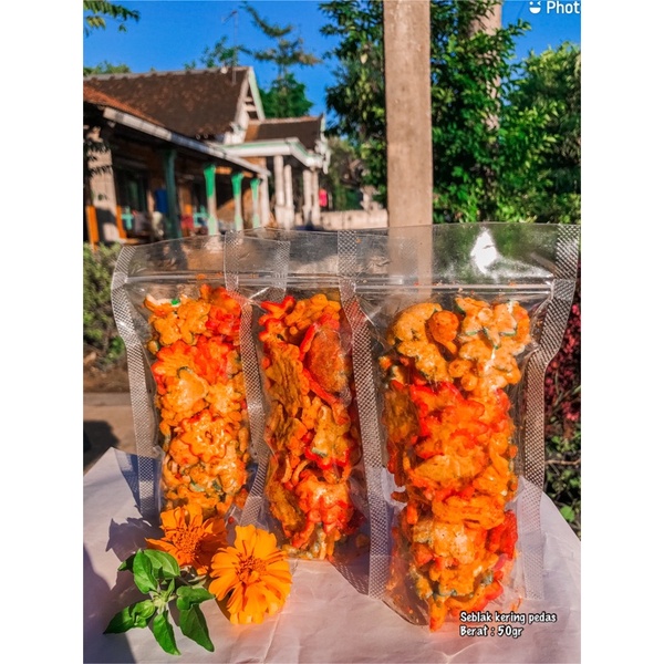 

KERUPUK SEBLAK 50gr