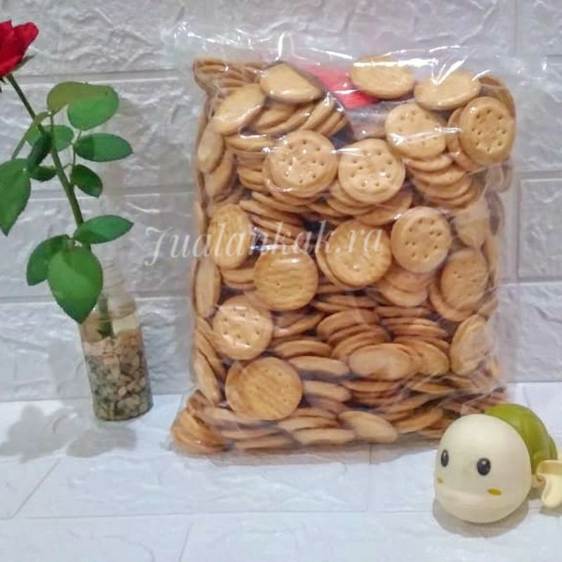 

Biskuit Marie Susu UBM