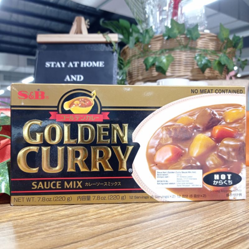 

s&b golden curry sauce mix hot 220gr