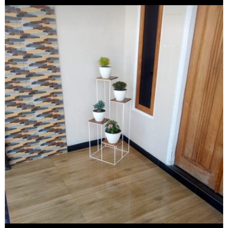 Rak pot 4 tingkat - Rak pot bunga 4 susun - Rak tanaman hias Besi alas kayu