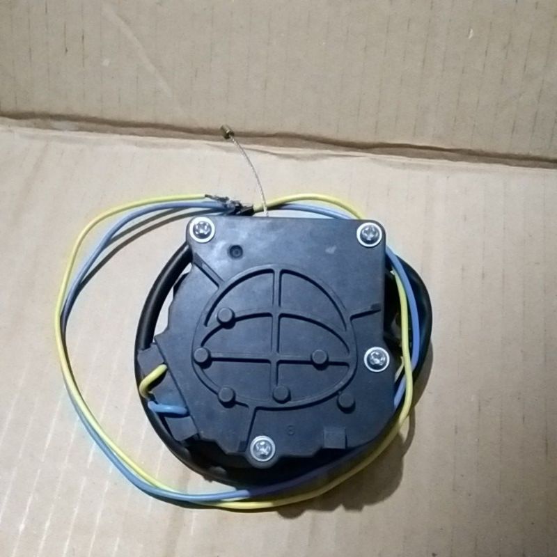 Drain motor mesin cuci Electrolux hitam XPQ-6C2