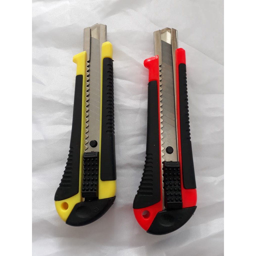 

Pisau Cutter Rubber AMTECH