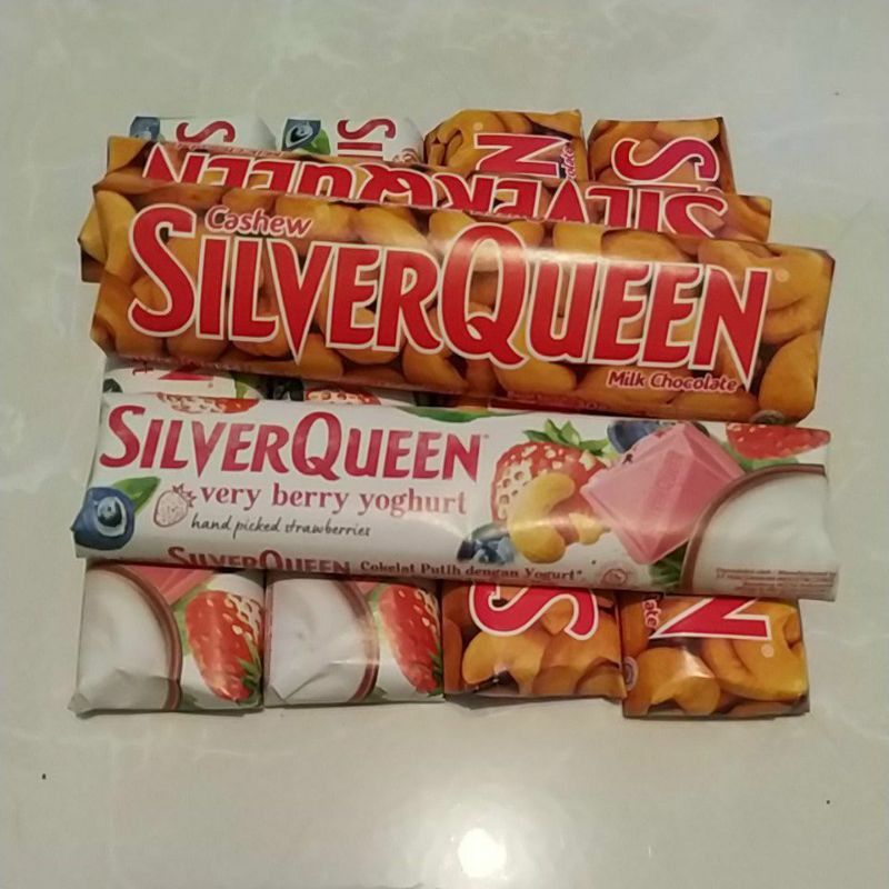 Silverqueen Cashew 30gr Very Berry Yoghurt 28gr Green Tea Matcha 62gr