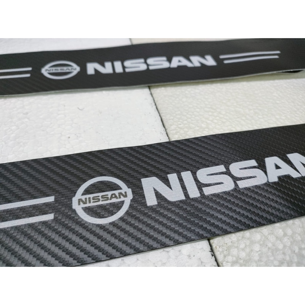 Stiker strip emblem Nissan motif karbon carbon pelindung pijakan kaki pintu masuk mobil anti gores lecet sticker aksesoris variasi logo merk untuk type All new Terra Terrano Livina Evalia Juke Serena March Xtrail X-trail Elgrand Cefiro Latio Navara