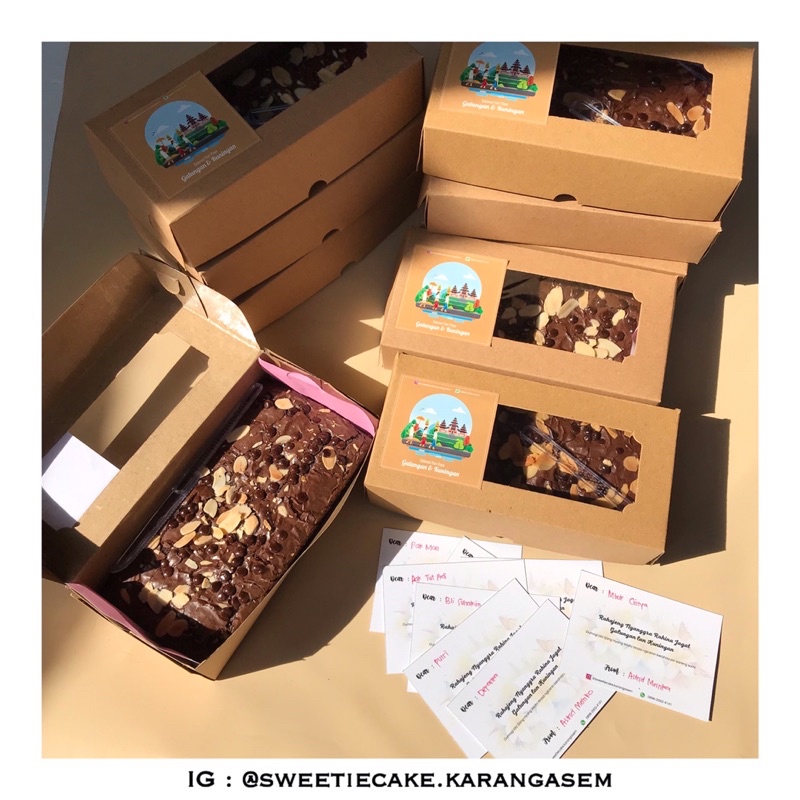 

Fudgy Brownies L 20x10cm
