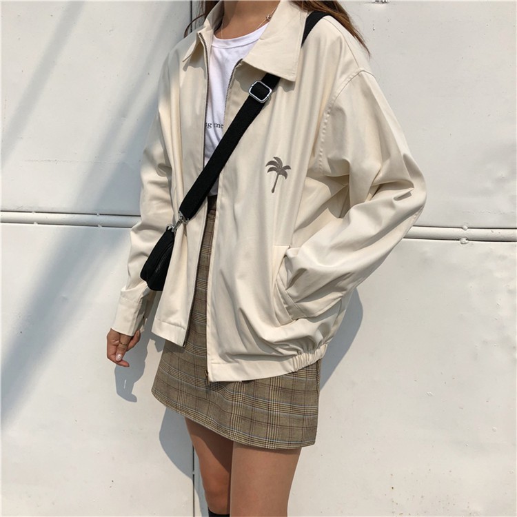 Jaket Model Lengan Panjang Motif Bordir untuk Wanita