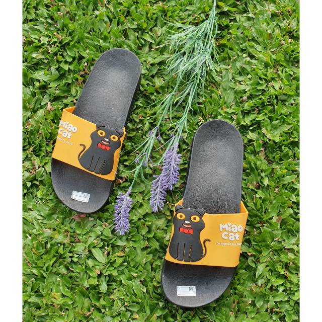 

Miao cat/ Sendal Karakter Lucu