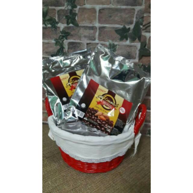 

Lagie Cokelat Almond isi 450 gr