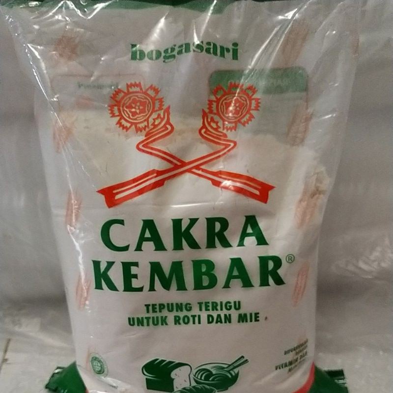 

✨ Tepung Terigu CAKRA KEMBAR kemasan 1kg dan 500 gram