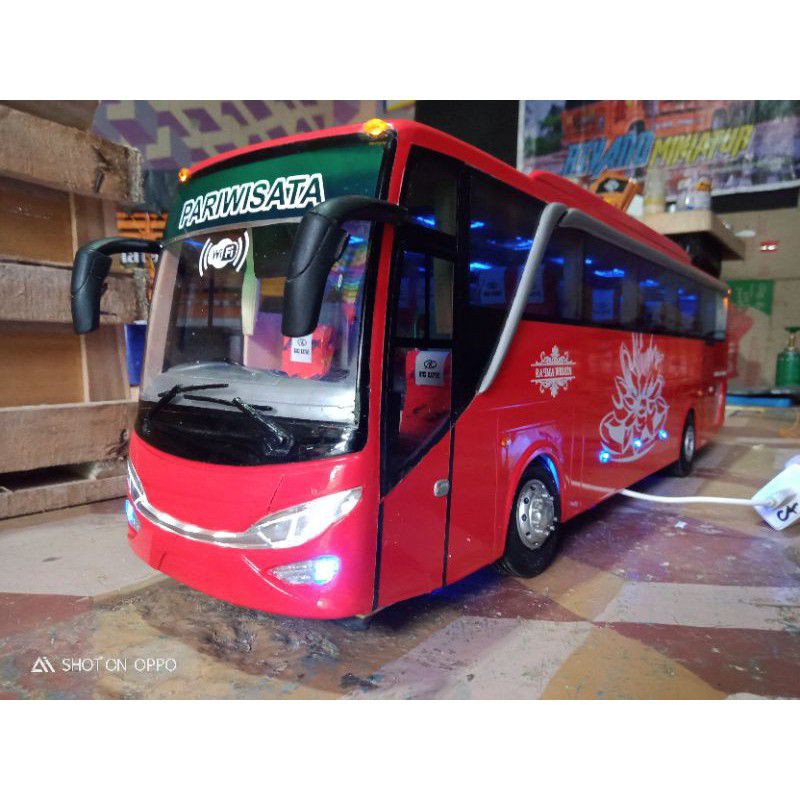 miniatur bus skala 1:20
