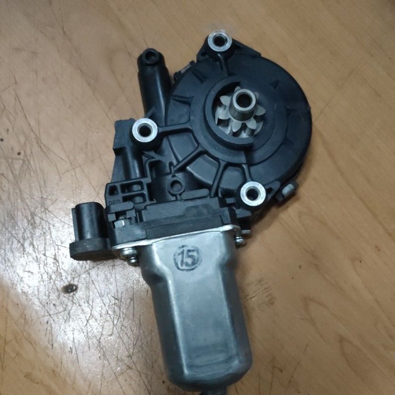 Motor power window Pajero sport