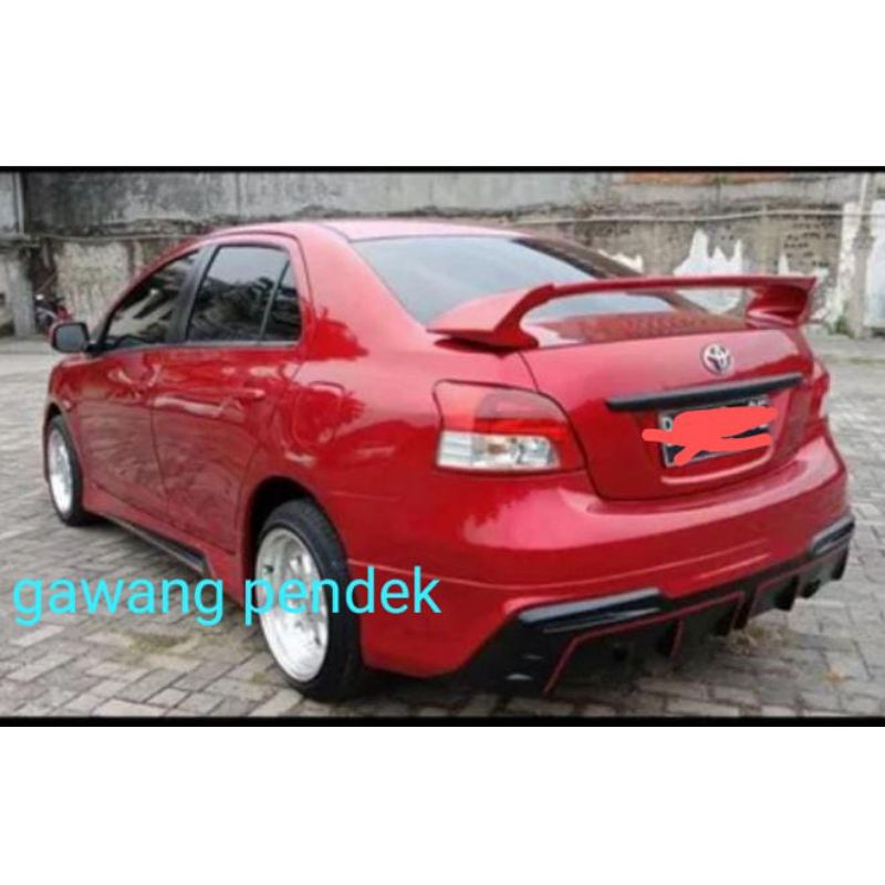 spoiler mobil sedan gawang pendek