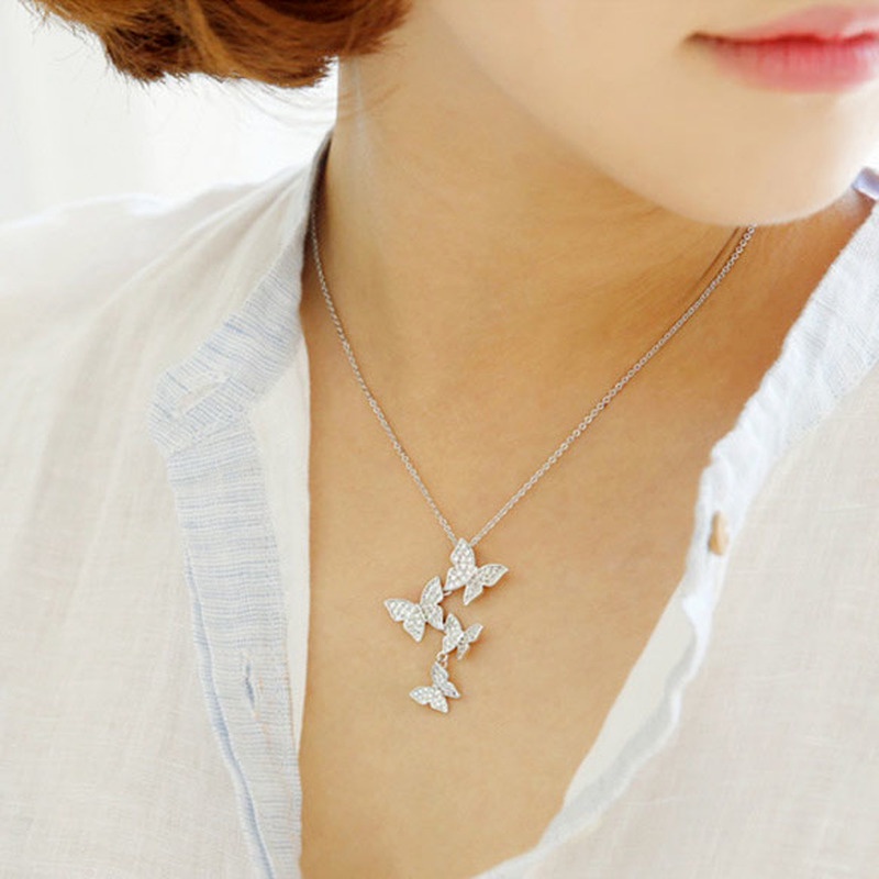 [Ready Stock]Fashion Retro Silver Plated Four Butterflies Diamond-Studded Necklace