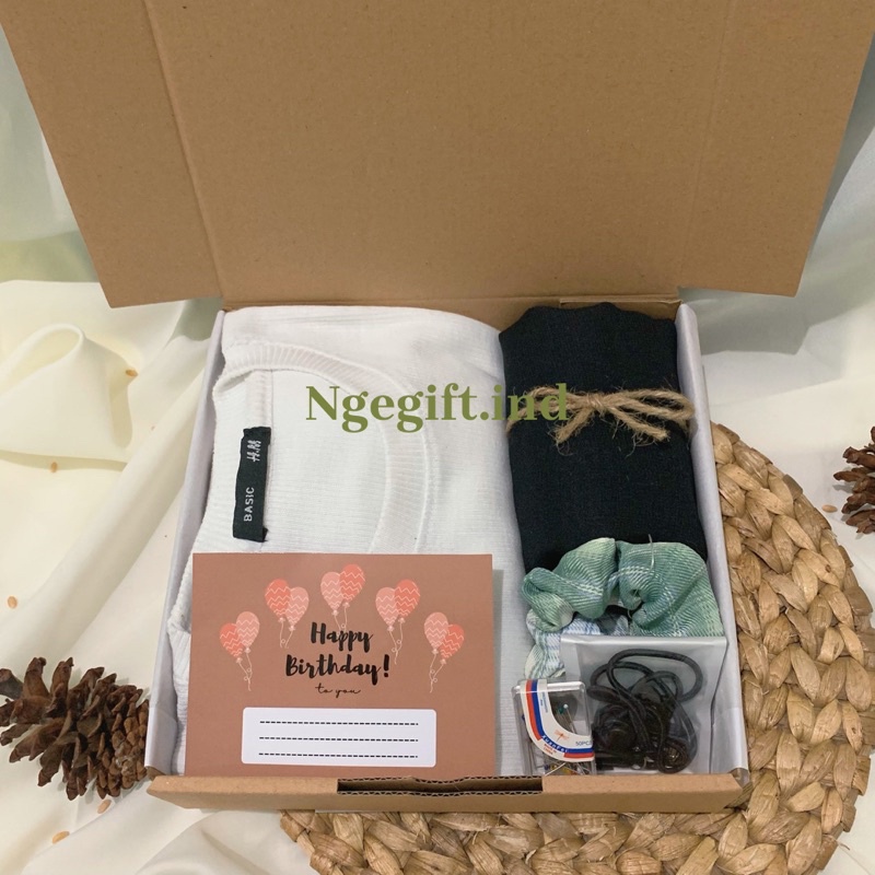 

Hampers outfit, hampers kaos rib, gift box outfit cewe, gift box outfit, hampers gift box kaos rib, outif, kaos, kaos rib, hampers ulang tahun