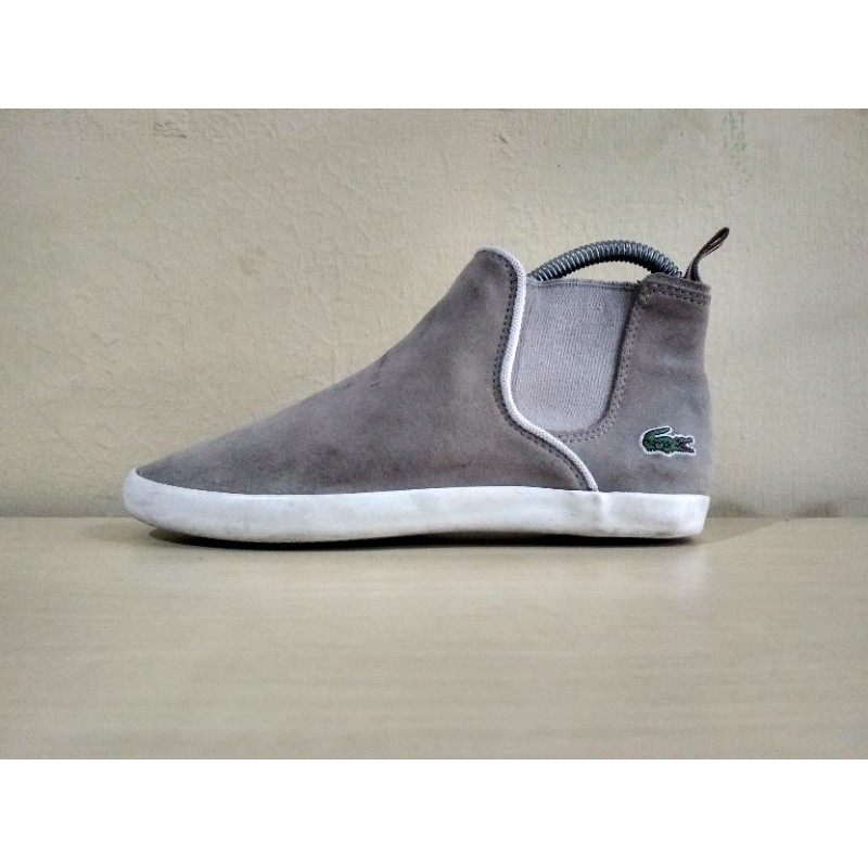 Sepatu bekas second Lacoste abu abu