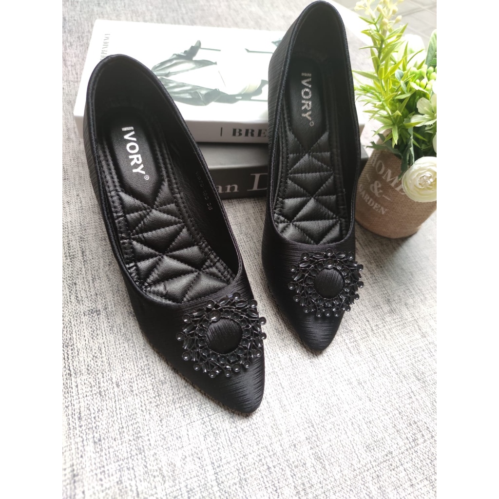 IVORY Sepatu Wedges Wanita Fashion W970-188 Hitam