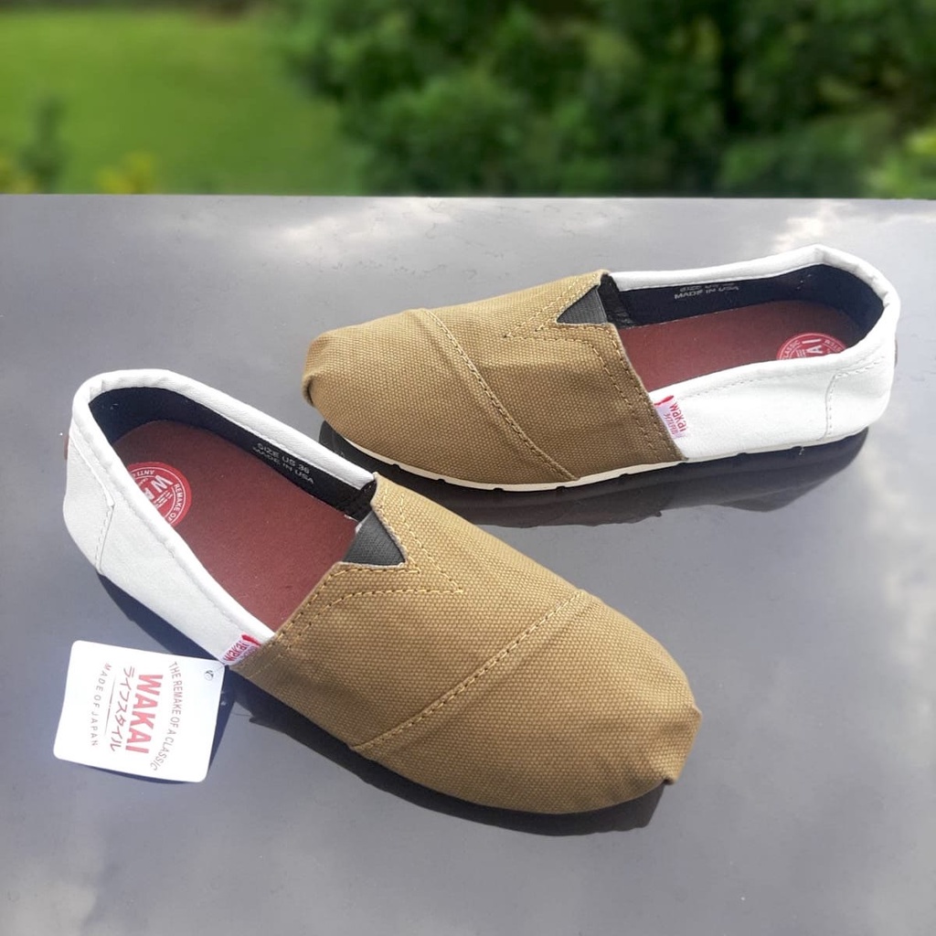 Sepatu WAKAI Wanita Slip On - Premium Sol Full Karet Lentur Anti Slip - WKW-3640