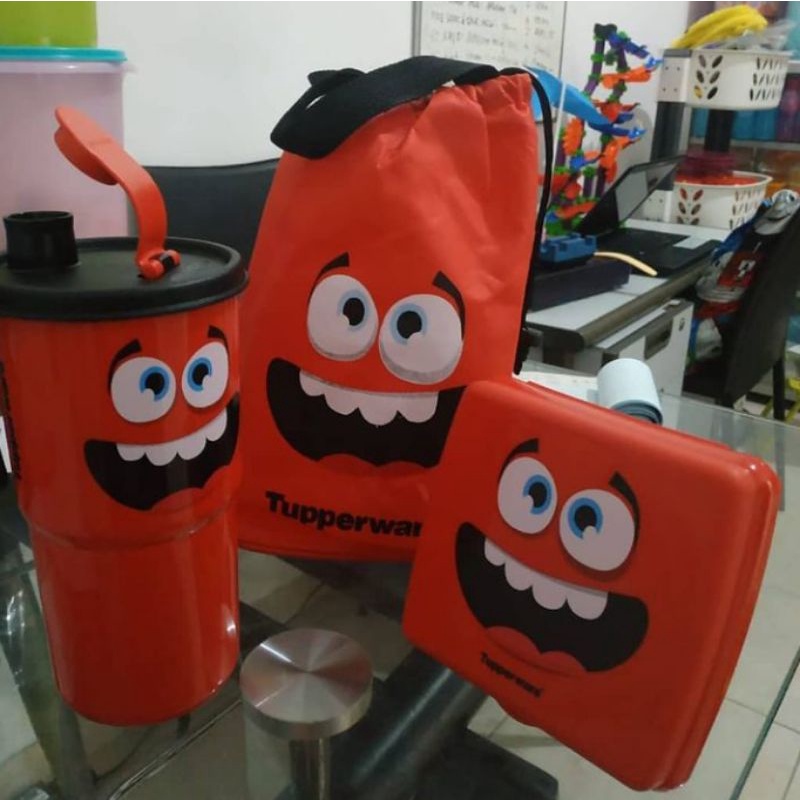 Tepak makan  Smiley set Tupperware