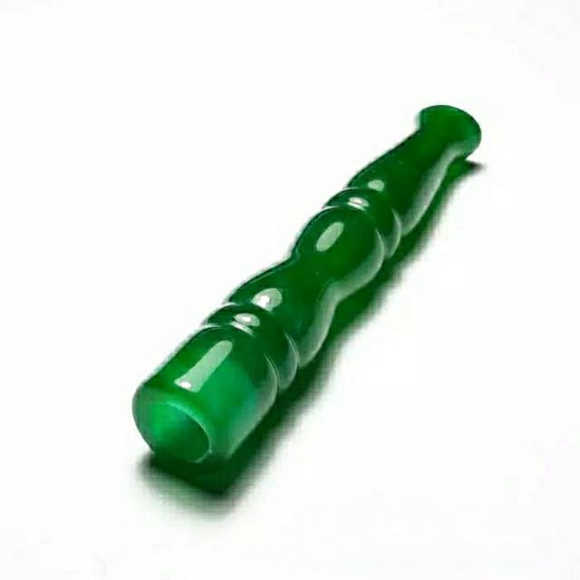 Pipa rokok batu giok hijau